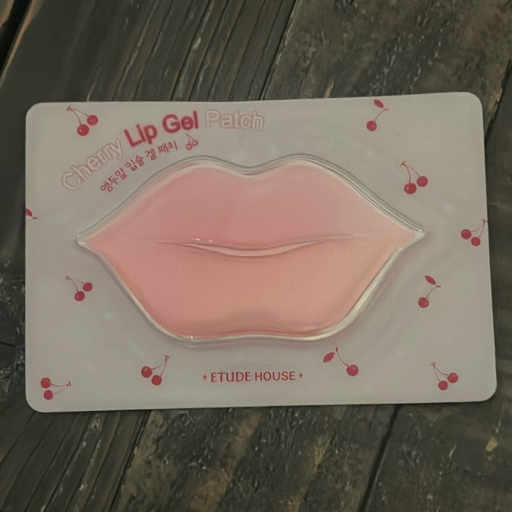 ETUDE HOUSE cherry lip gel patch